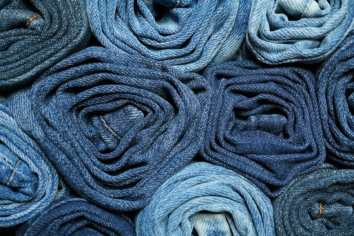 Jeans rovinati da difetti comuni: come evitare gli errori che ne riducono la durata